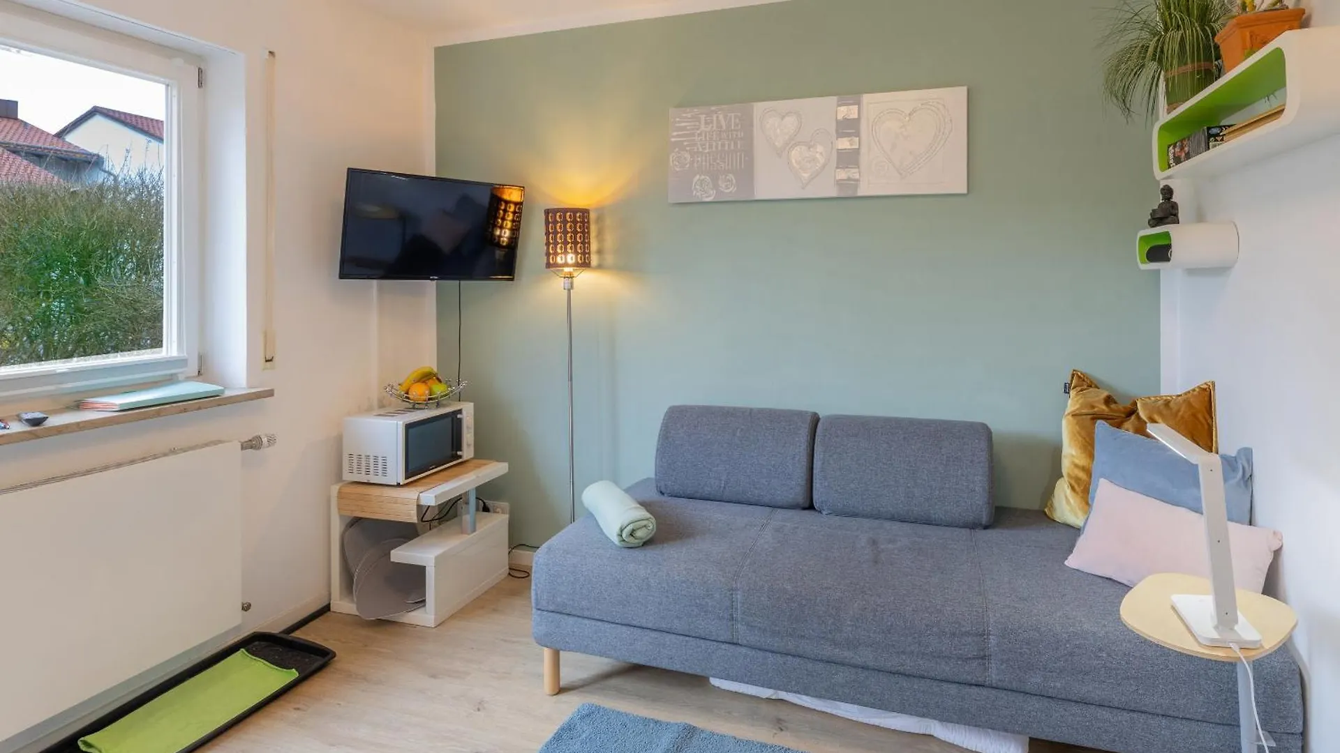 Sonnige, Ruhige Gartenwohnung Mit Terrasse U. Garten Oberhaching