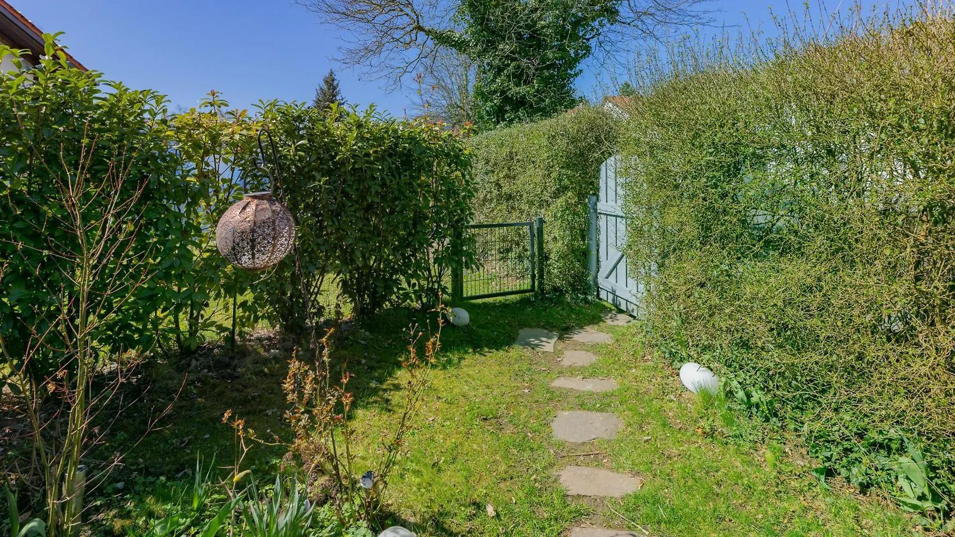 Apartment Sonnige, Ruhige Gartenwohnung Mit Terrasse U. Garten Oberhaching